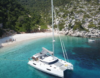 Fountaine Pajot Crewed Saona 47