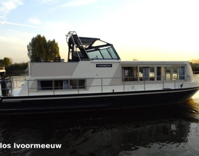 Houseboat 1200