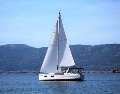 Bénéteau Océanis 35