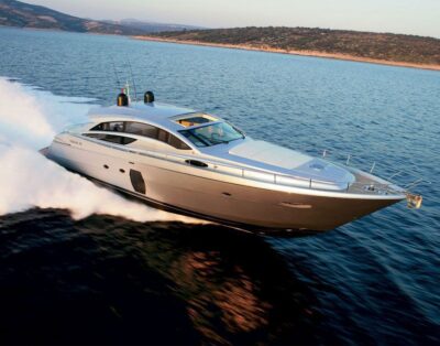 Pershing 72