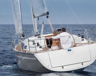 Bavaria 33